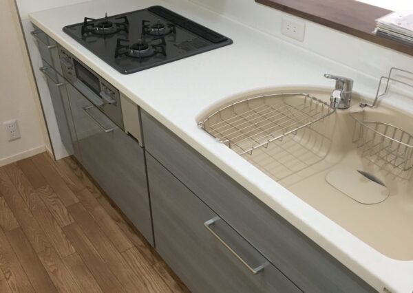 相生市 システムキッチン 取替 クッションフロア・クロス貼替 施工後