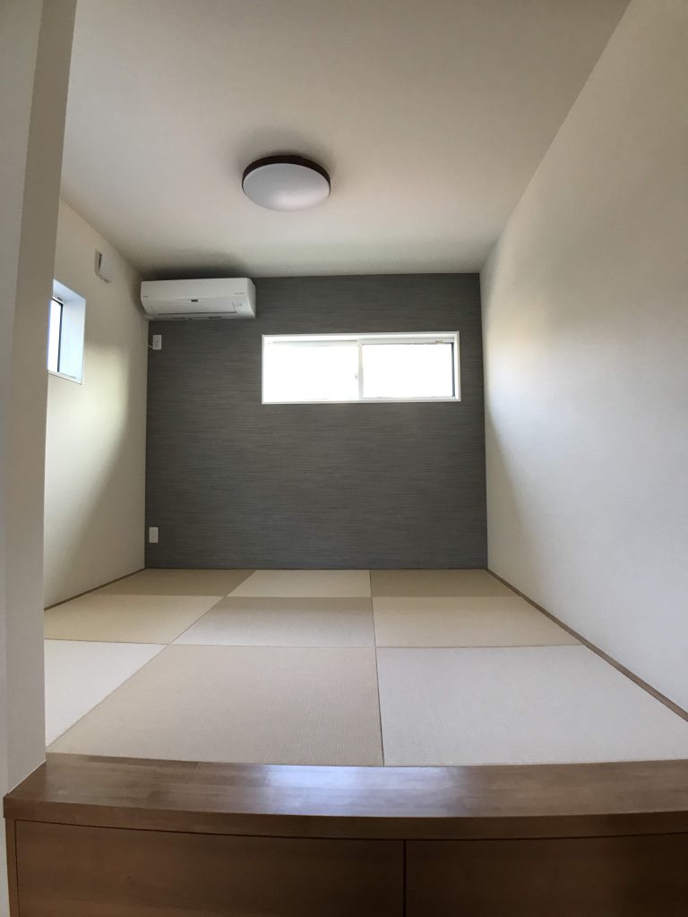 揖保郡太子町　琉球畳風　縁無し半帖畳　新畳　ダイケン和紙表　清流カラー　白茶色