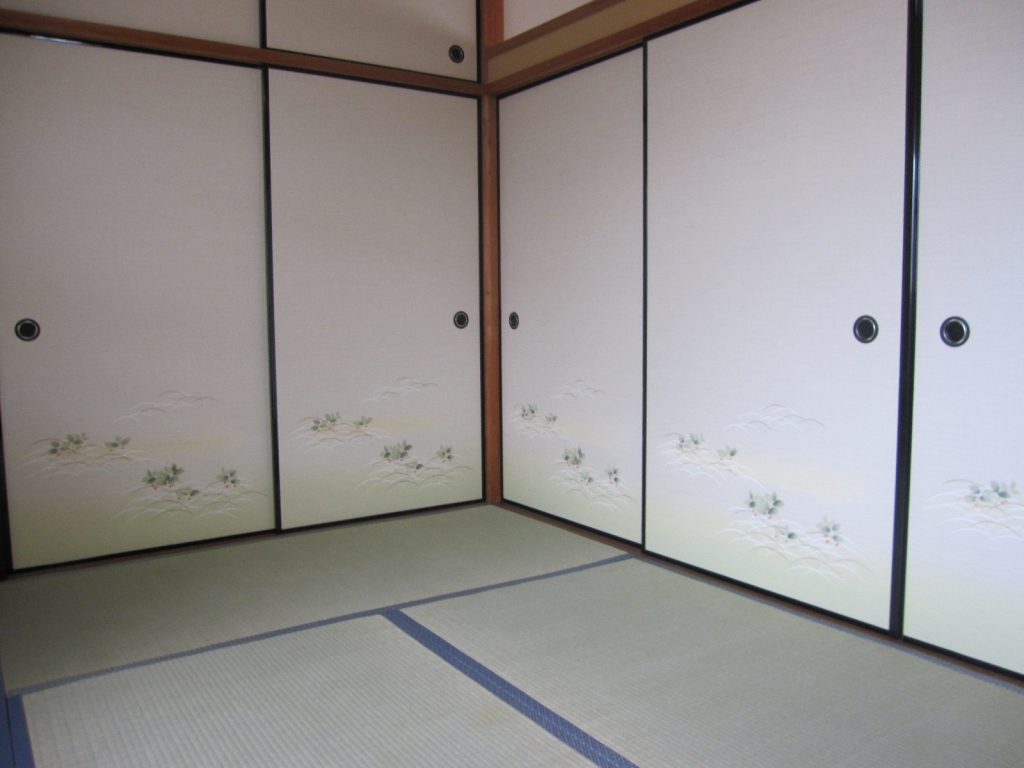 赤穂市　襖の貼替え