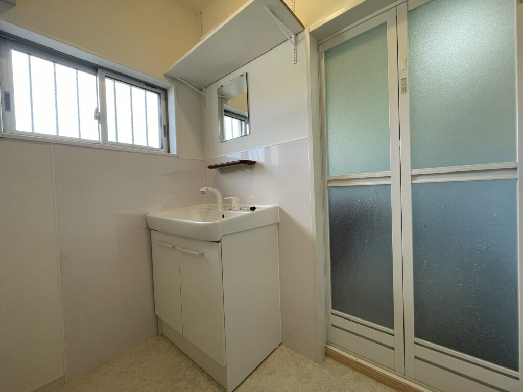 揖保郡太子町　洗面室リフォーム　浴室ドアリフォーム