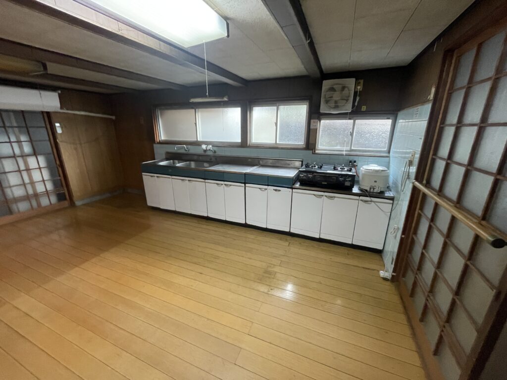 たつの市揖保川町　一戸建リフォーム ダイニングキッチン　床　劣化　施工前