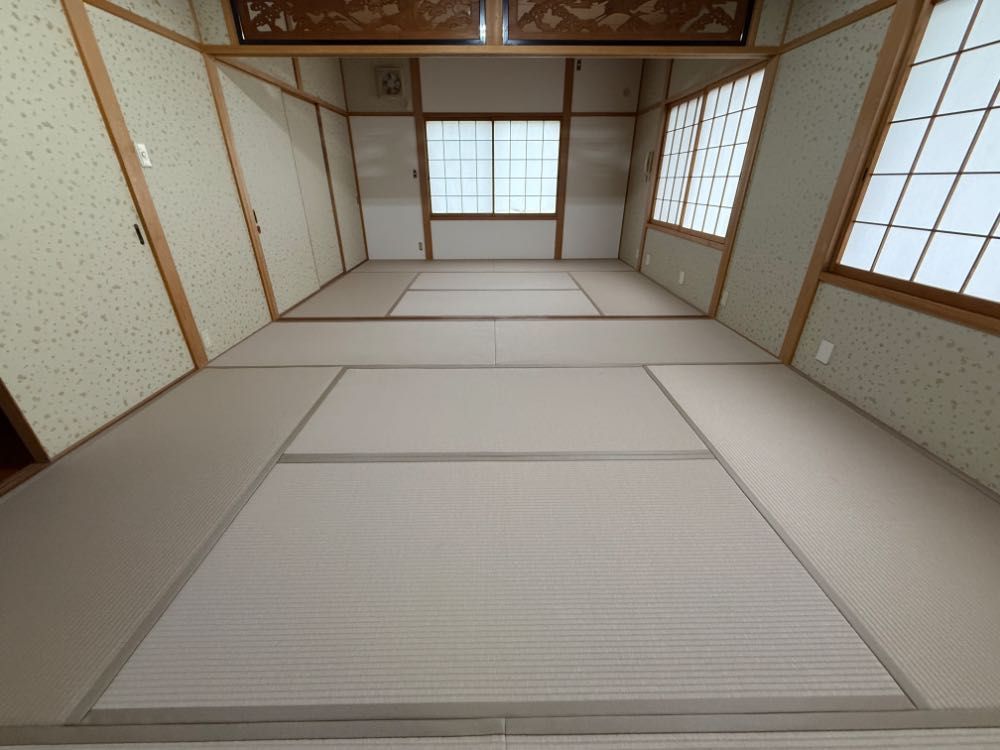 姫路市安富町　T様　和室表　カラー畳　表替え　ダイケン製　銀白カラー　灰桜色　ストリーム