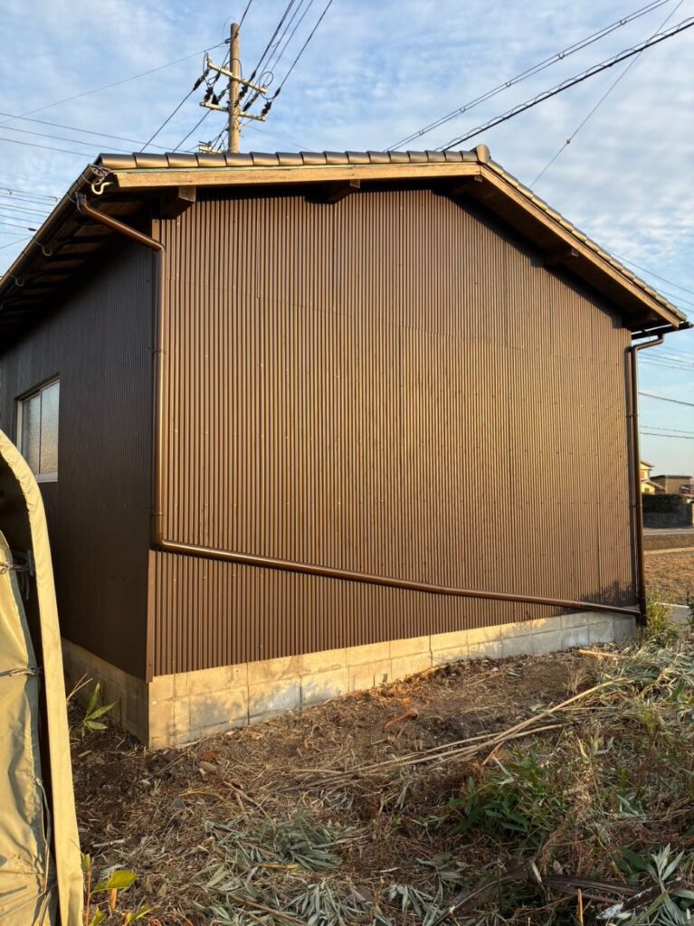 たつの市誉田町 倉庫改装施工後 外壁塗装 ガルバリウム鋼板 カバー工法（カレッセS）