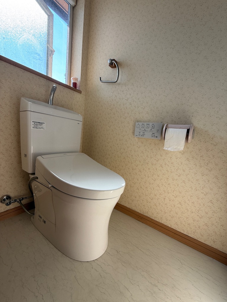 相生市のトイレ施工後の様子2枚目|頃安畳商店