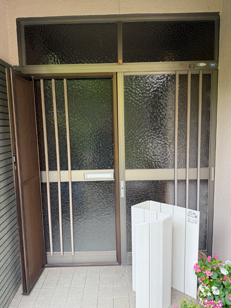 たつの市御津町の窓・サッシ施工前の様子|頃安畳商店